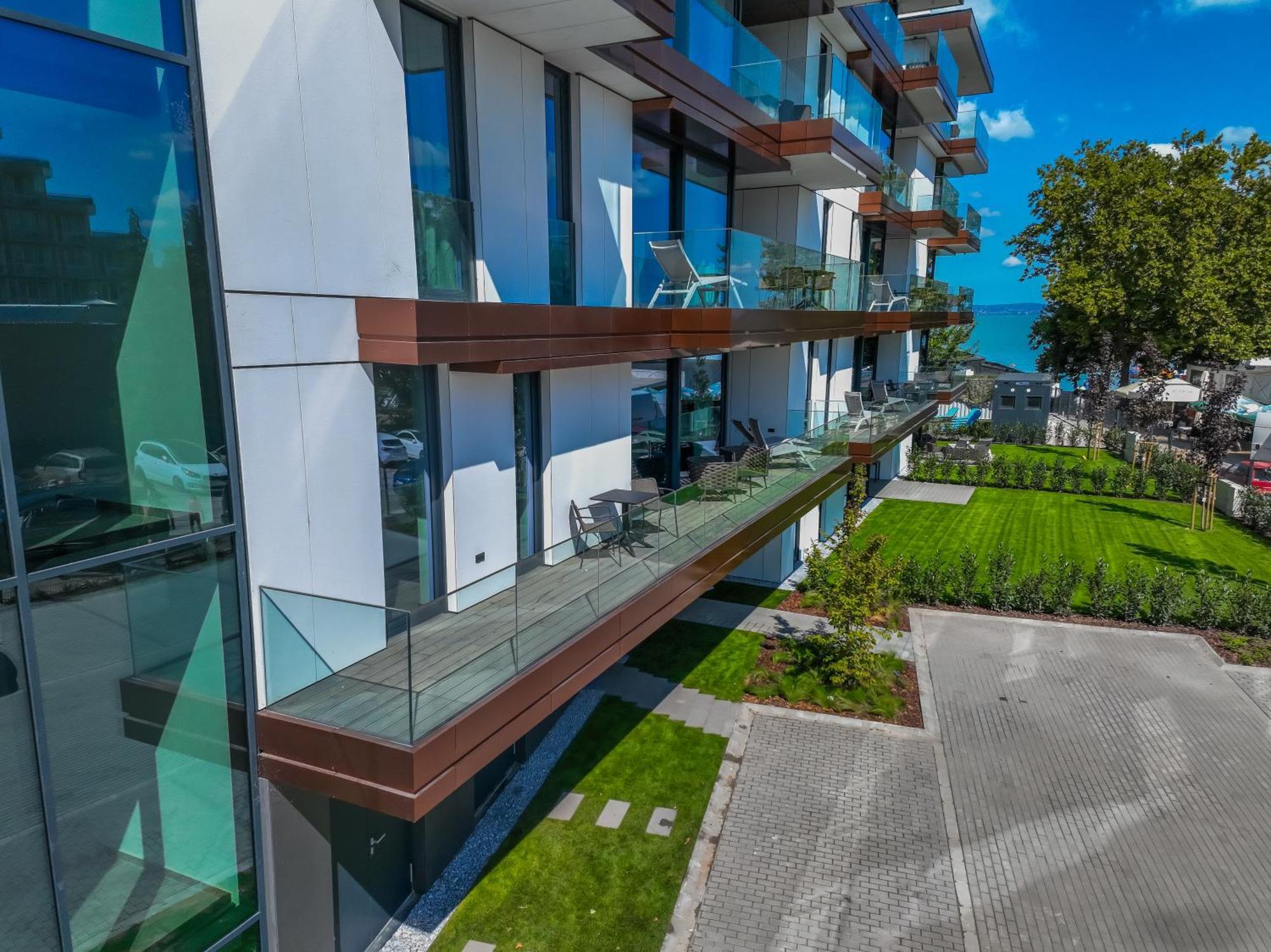 Bj81 Suite Hotel Siofok Exterior photo